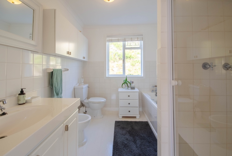 4 Bedroom Property for Sale in Pringle Bay Western Cape
